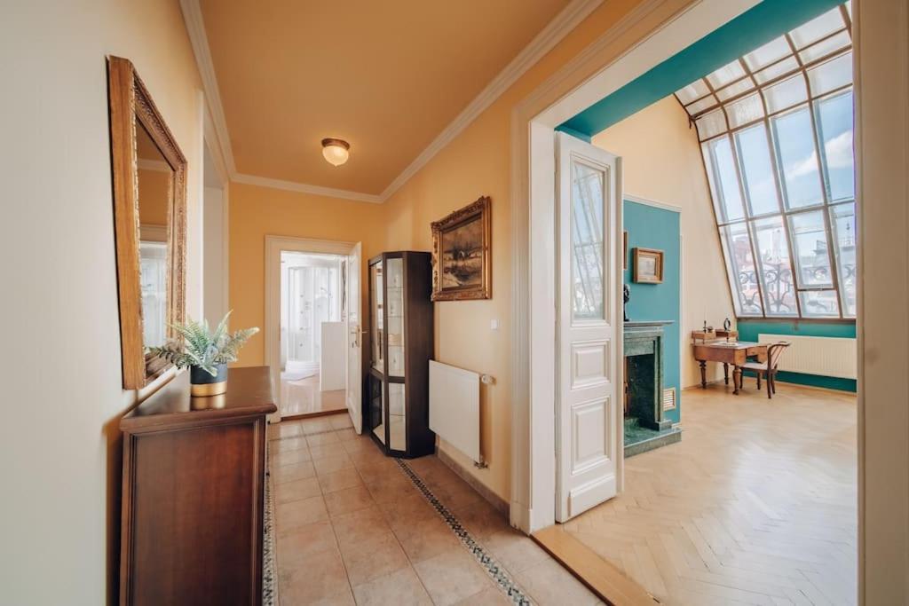 דירות Magnificent Historical Penthouse In The Heart Of פראג מראה חיצוני תמונה