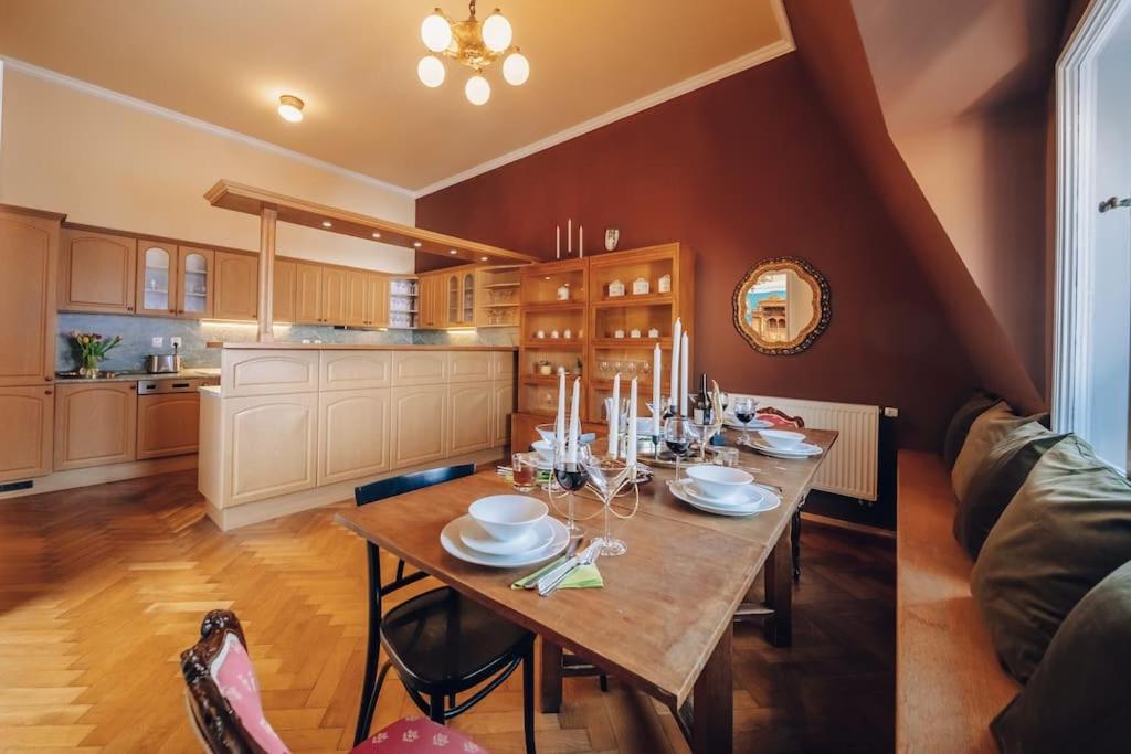 דירות Magnificent Historical Penthouse In The Heart Of פראג מראה חיצוני תמונה